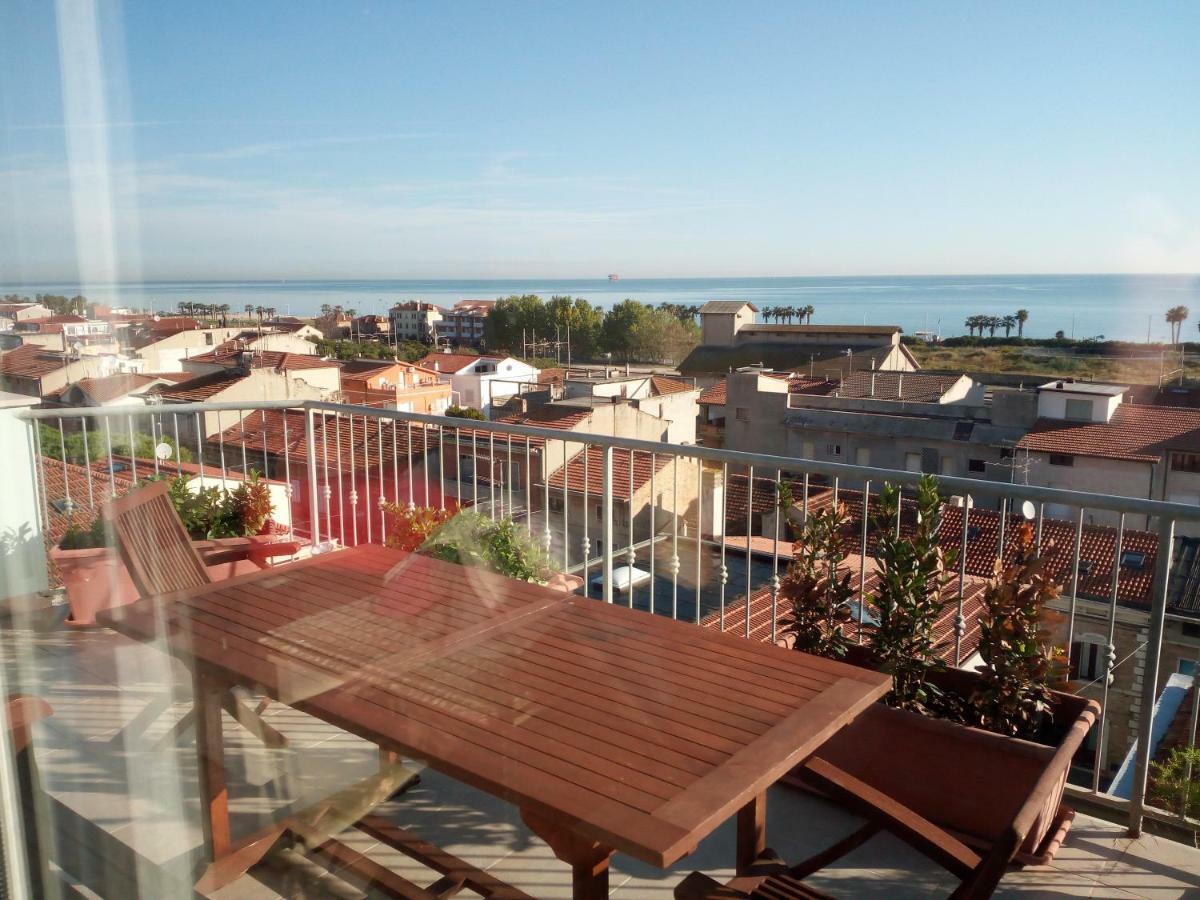 Sky Wellness Apartment Porto SantʼElpidio Exterior foto